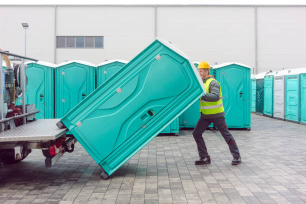Best Porta potty delivery and setup  in Earlington, KY